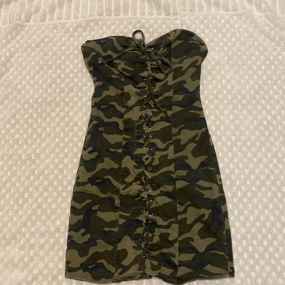 Fashion nova camo dress - Picture 1 of 4